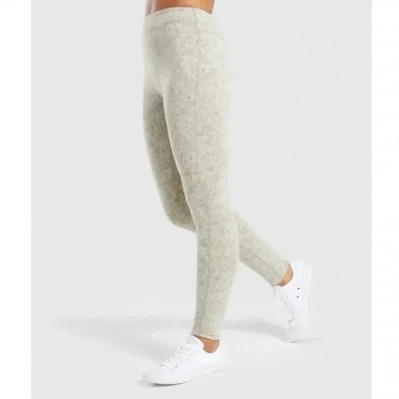 Gymshark Fleur Texture Leggings - Picture 3 of 9